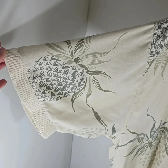 {Tommy Bahama} Men's Tropical 100% Silk Pineapple Print Ripped Collar Polo Shirt - Picture 4 of 12